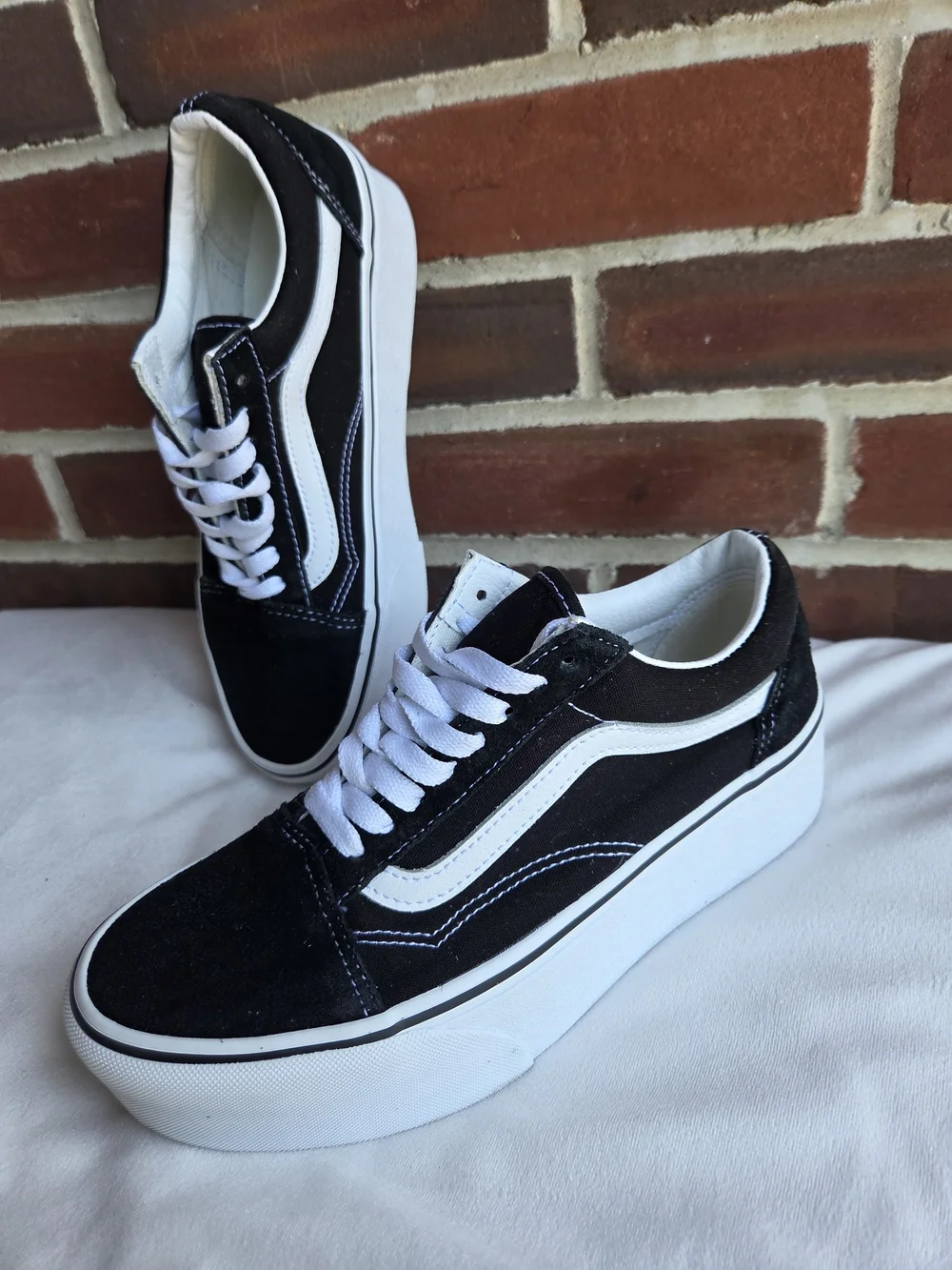 Vans Old Skool Platform Black White Sneakers Women’s Size 8
